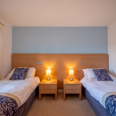 Twin bedroom