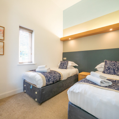 Twin bedroom