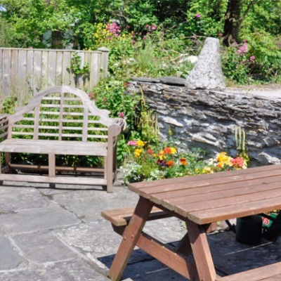 Patio garden with slate flagstones