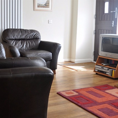 Sitting room with Next leather sofa