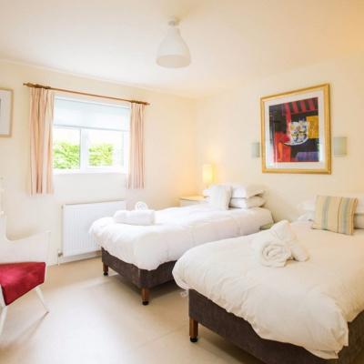 Twin bedroom