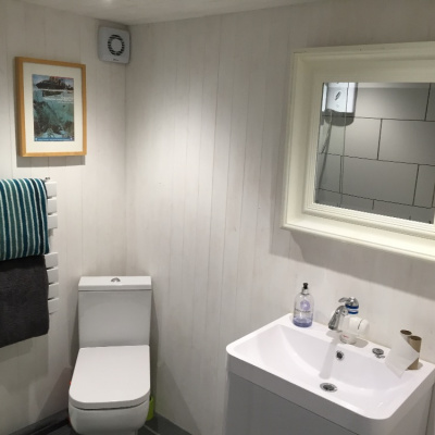 toilet / showrroom