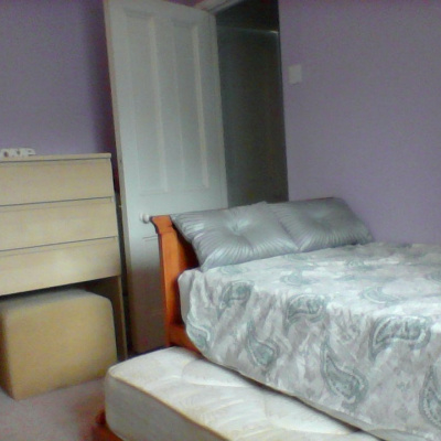 Trundle bed