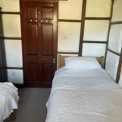 Twin bedroom