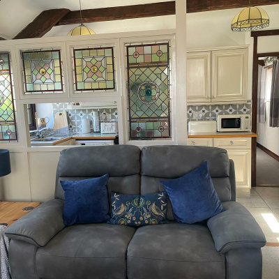 Looking towards the kitchen 