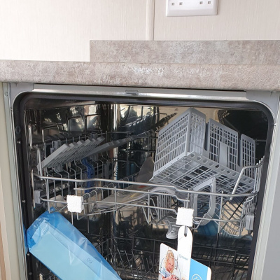 Built in full size dish washer