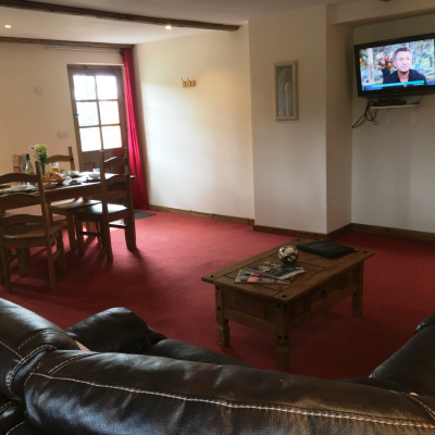 Entrance way into lounge