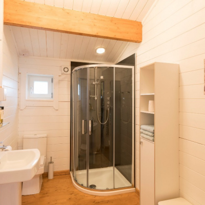 Spacious bathroom