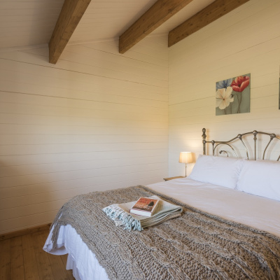 Master bedroom with kingsize bed