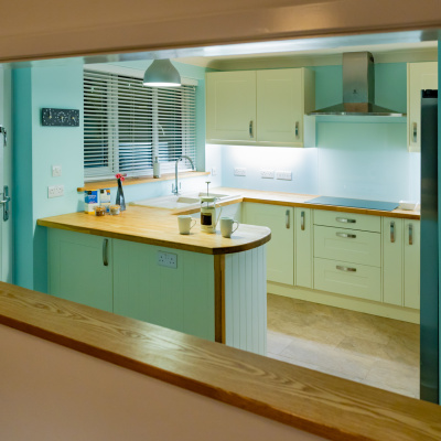 Kitchen and lounge serving hatch