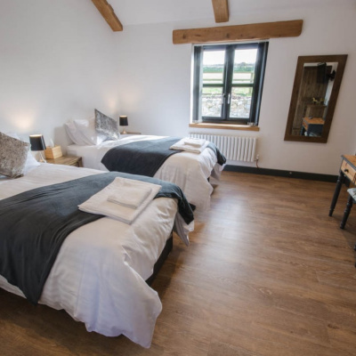 Twin bedroom 