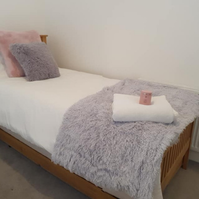 Single room 2 beds available