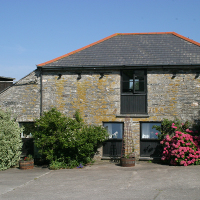 Pretty, romantic White Dove Cottage