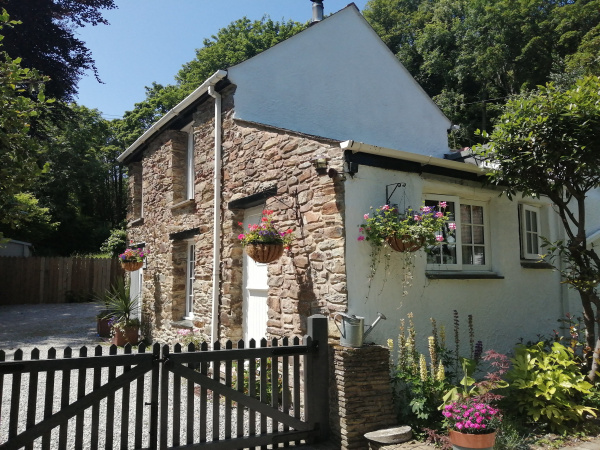C:\fakepath\property 2033 romantic cottage nr perranporth sleeps 2 dog friendly log fire wi fi 3183 bills barn min