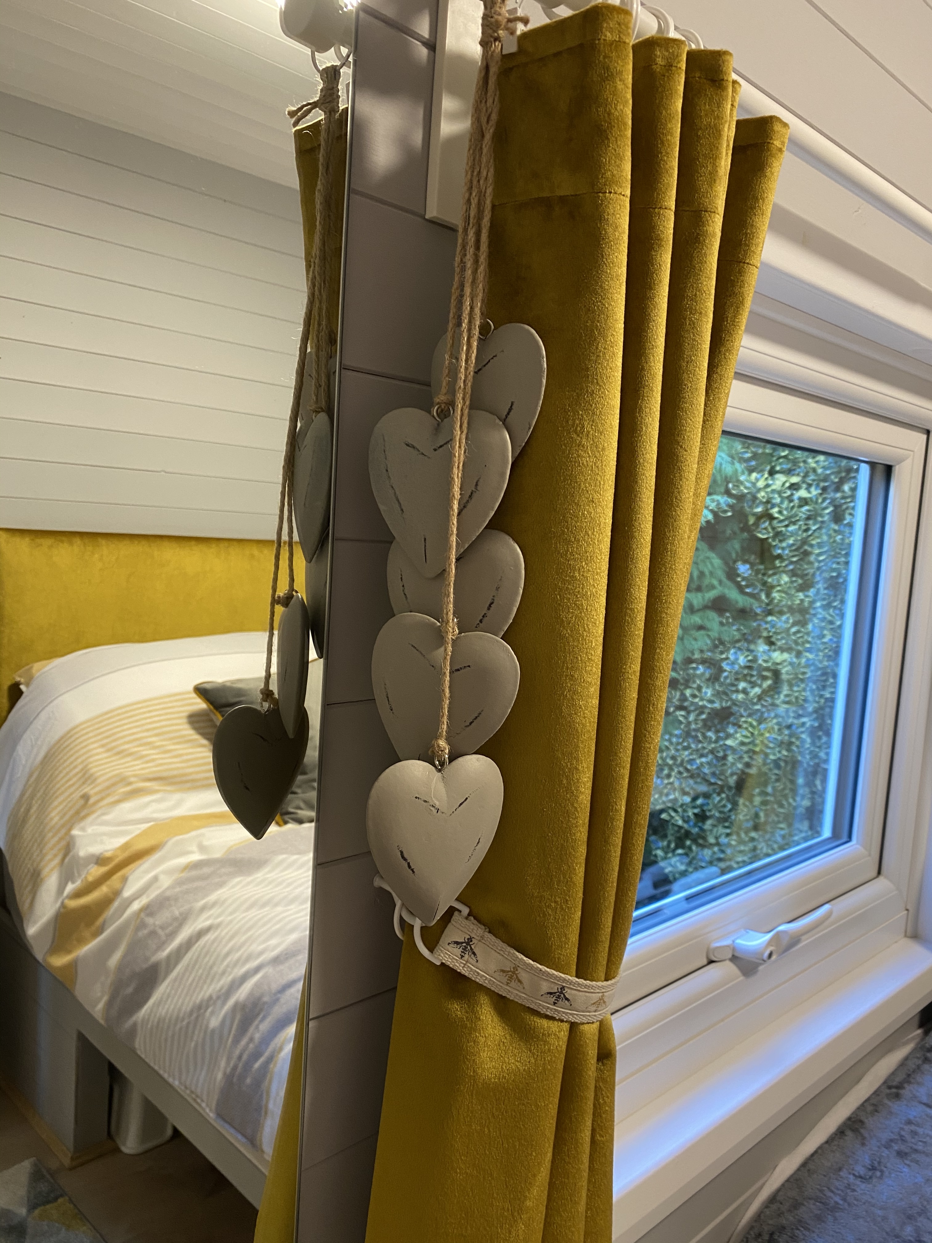 the beehive holiday cabin or hut in bude select cornwall