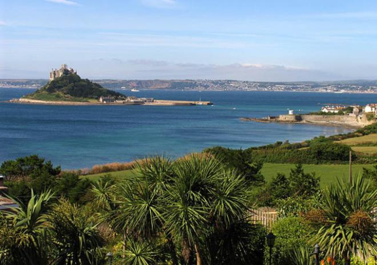 Dola Lane View of St Michael's Mount Holiday House in Penzance