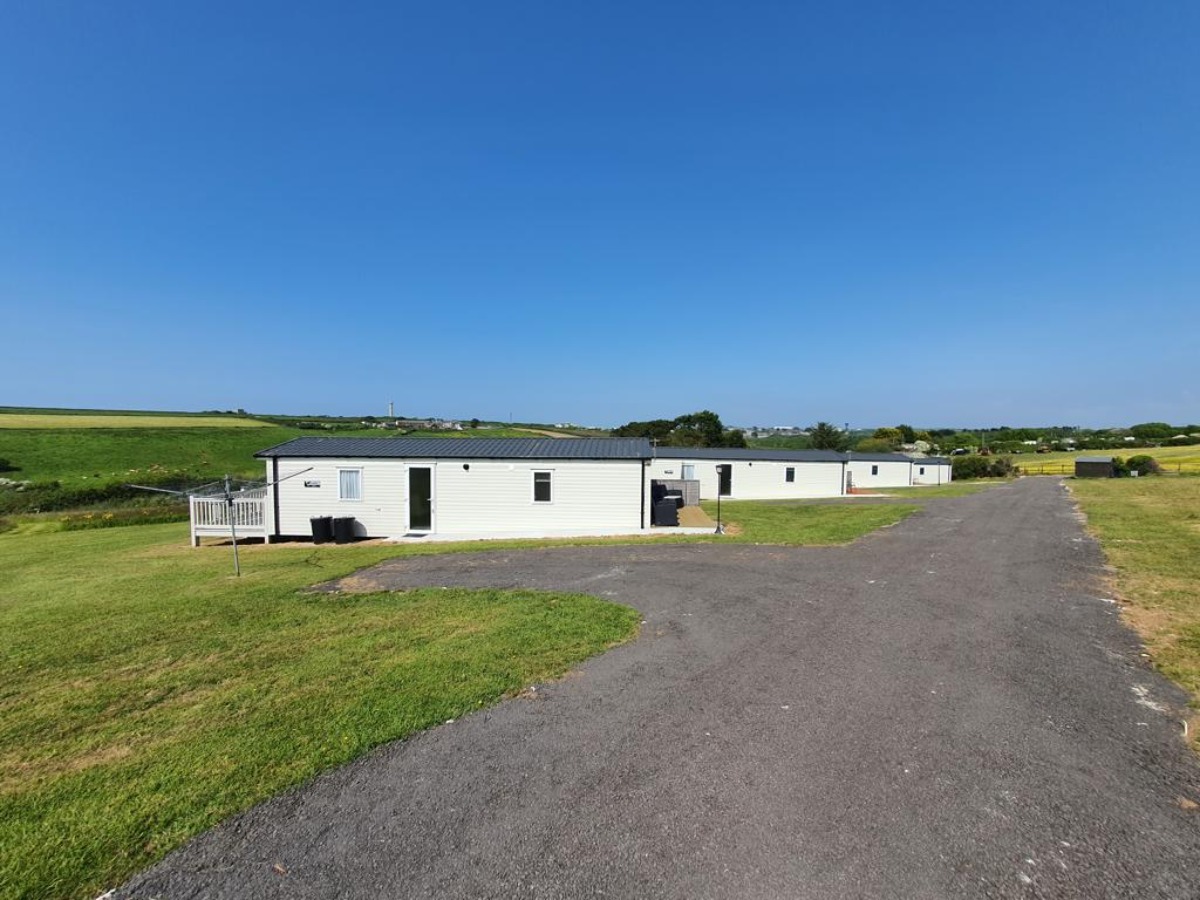 Tamarisk Lodge Porth Valley Retreat Holiday Lodge in Newquay